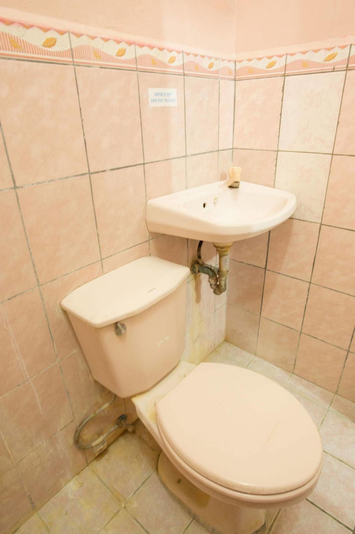 Gv ホテル マスバテ Masbate City エクステリア 写真